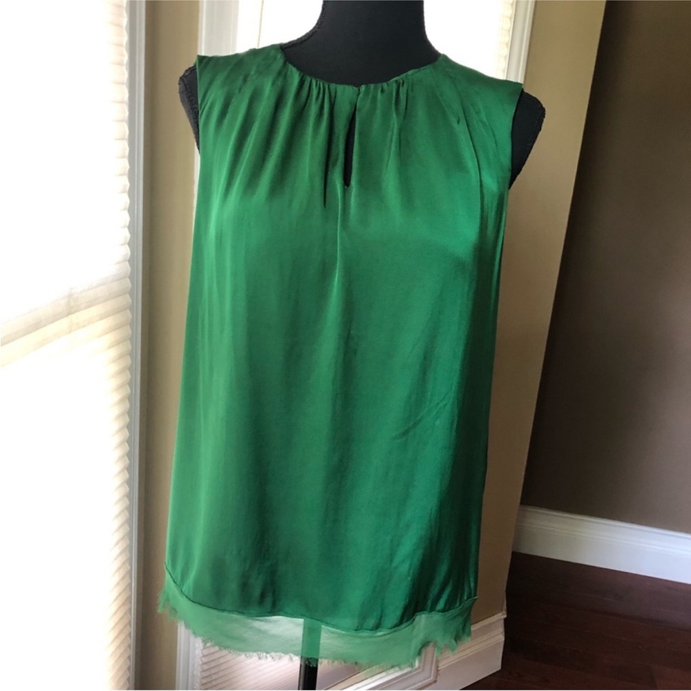 ❤️Elie Tahari Vibrant Emerald Green Silk Sleeveless Blouse Top Fringe Size M - Picture 2 of 7
